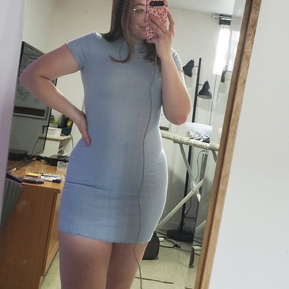 Dress - Picture 3 of 3